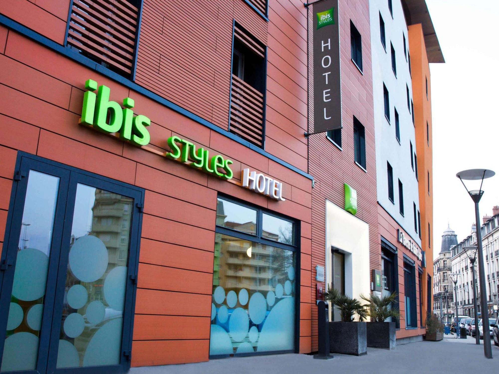 Hotel Ibis Styles En Velay 3*