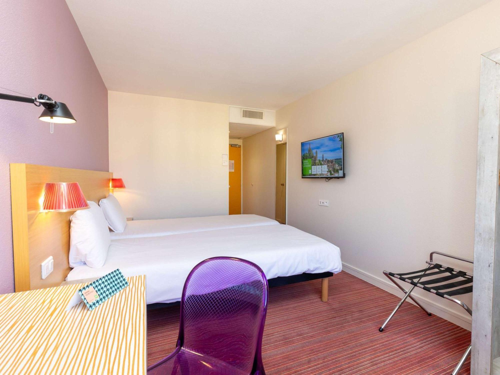 Hotel Ibis Styles En Velay 3*