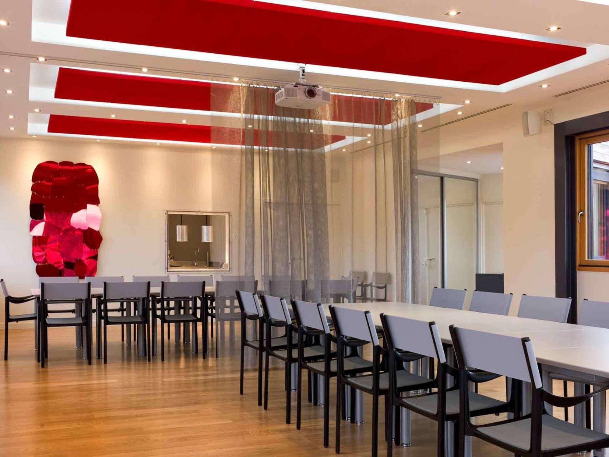 Ibis Styles En Velay Hotel